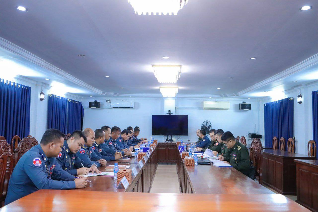 លោកវរសេនីយ៍ឯក​ ចាន់ ដា ដឹកនាំក្រុមការងារកងរាជអាវុធហត្ថខេត្តកំពង់ស្ពឺ ចូលរួមប្រជុំជាមួយអធិការកិច្ចក្រសួងការពារជាតិ និងអធិការកិច្ចកងរាជអាវុធហត្ថលើផ្ទៃប្រទេស