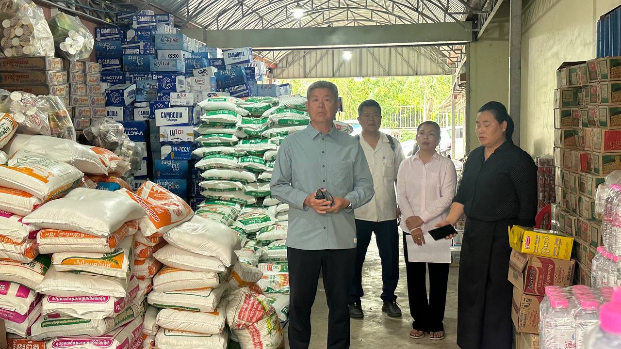 រដ្ឋបាលខេត្តកណ្តាល បាននាំយកអំណោយទៅផ្ដល់ជូនរដ្ឋបាលខេត្តព្រះវិហារ