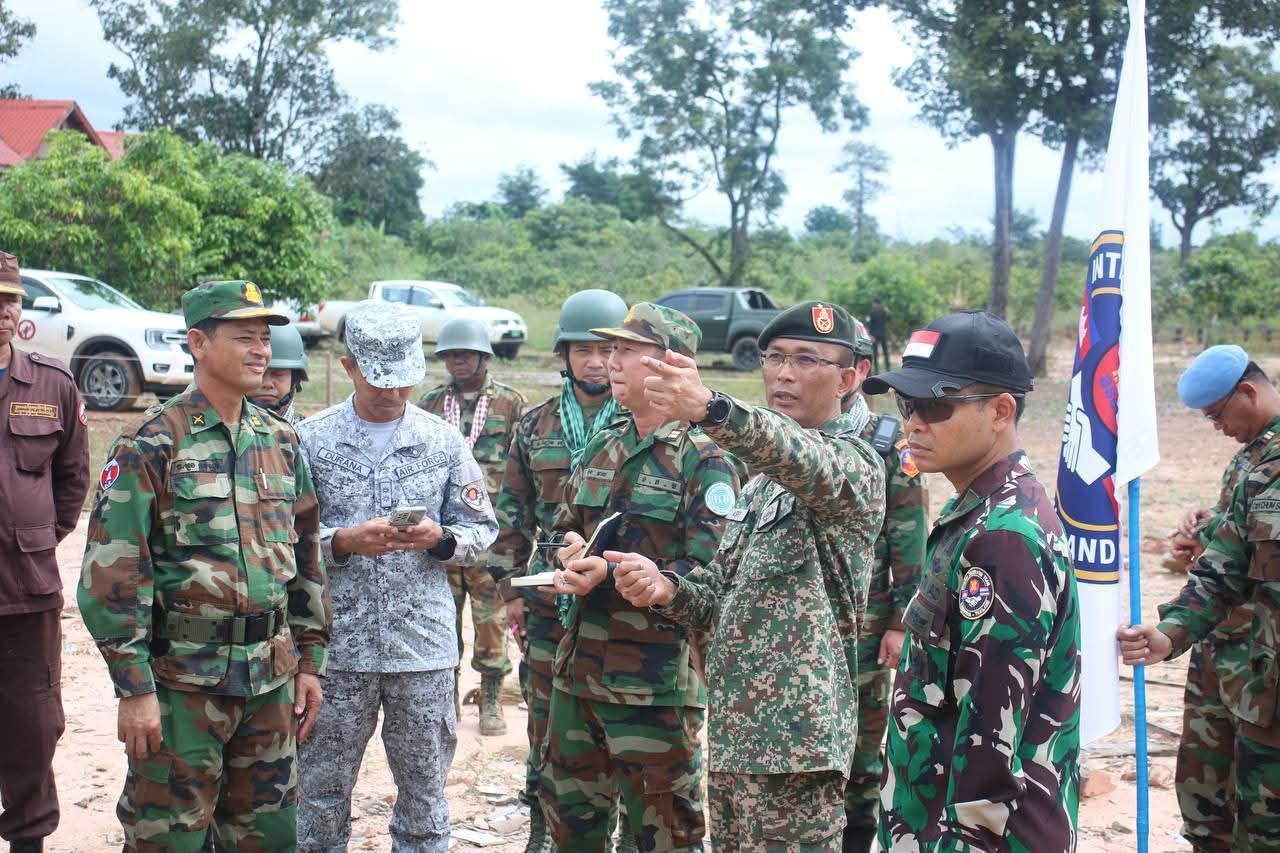 លោកជំទាវ ឧត្តមសេនីយ៍ឯក ម៉ាលី សុជាតា អ្នកនាំពាក្យក្រសួងការពារជាតិ នៃព្រះរាជាណាចក្រកម្ពុជា