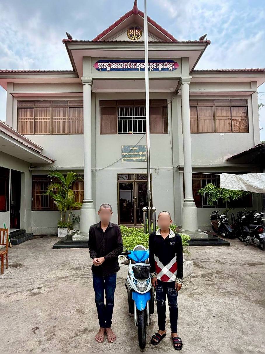 អាវុធហត្ថរាជធានីភ្នំពេញ បង្ក្រាបក្មេងទំនើង បង្ហោះម៉ូតូលើផ្លូវសាធារណៈ បាន០២នាក់!
