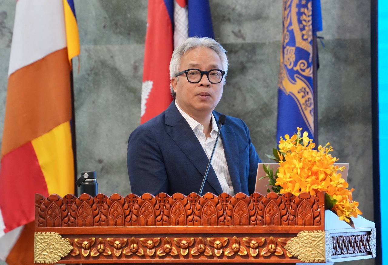 ក្រសួង​រៀប​ចំ​ដែនដី​នគរ​រូប​នីយកម្ម​ និងសំណង់​បានប្រជុំផ្សព្វផ្សាយខ្លឹមសារនិងការអនុវត្ត សារាចរ លេខ០០១ សនស/ស.រ ស្តីពីការគ្រប់គ្រងការប្រកបអាជីវកម្មនិងការប្រកបវិជ្ជាជីវៈក្នុងវិស័យសំណង់ ដែលពុំទាន់មានអាជ្ញាបណ្ណ ឬលិខិតអនុញ្ញាតនៅក្នុងព្រះរាជាណាចក្រកម្ពុជា